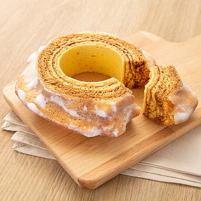 ラ・ベットラ・ダ・オチアイ　バウムクーヘン（オレンジピール入り）