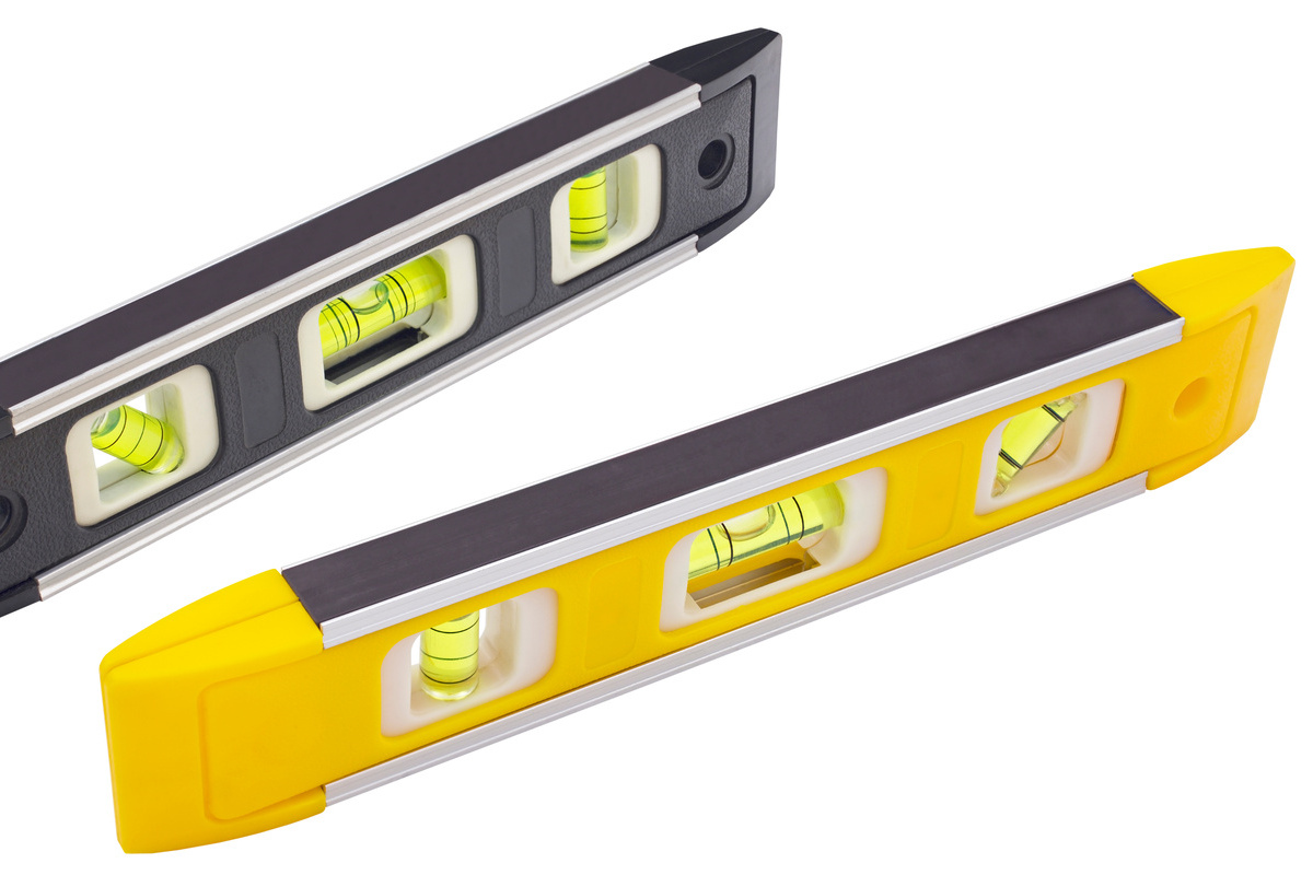 黒と黄色の２つ水平器